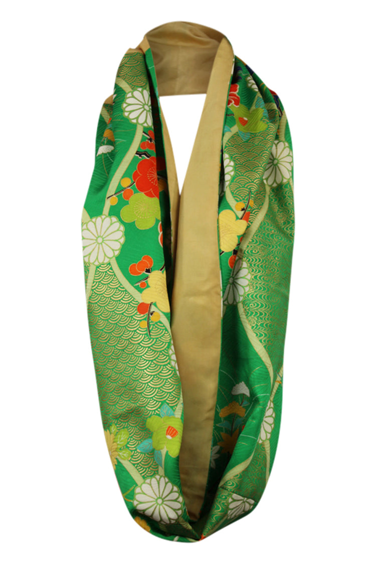 Emerald green and gold silk celebration infinity scarf – Kiku
