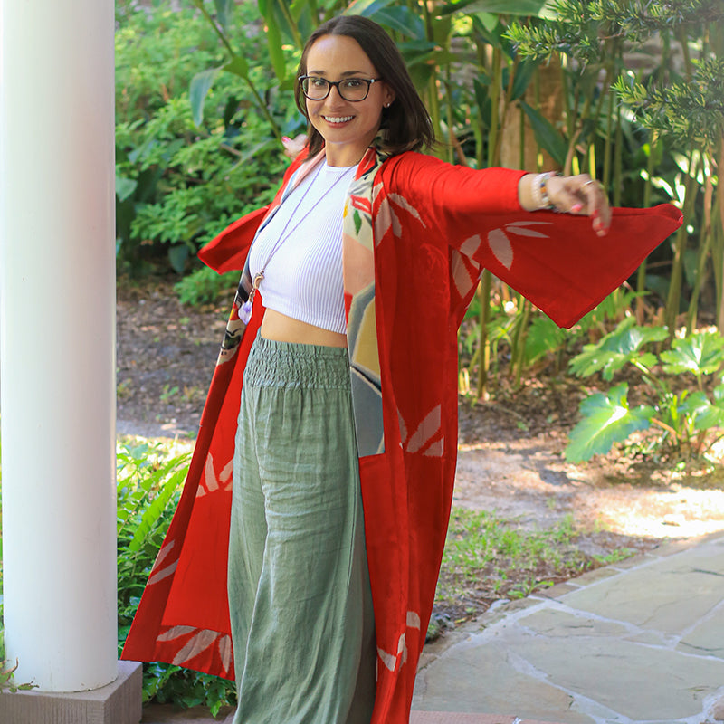 Refashioned sustainable silk kimono. Timeless eco-friendly fashion for the planet. Silk, Upcycled, Vintage, Green fashion, Sustainable, Timeless design, one of a kind, Japanese Kimono, Versatile, No Gender