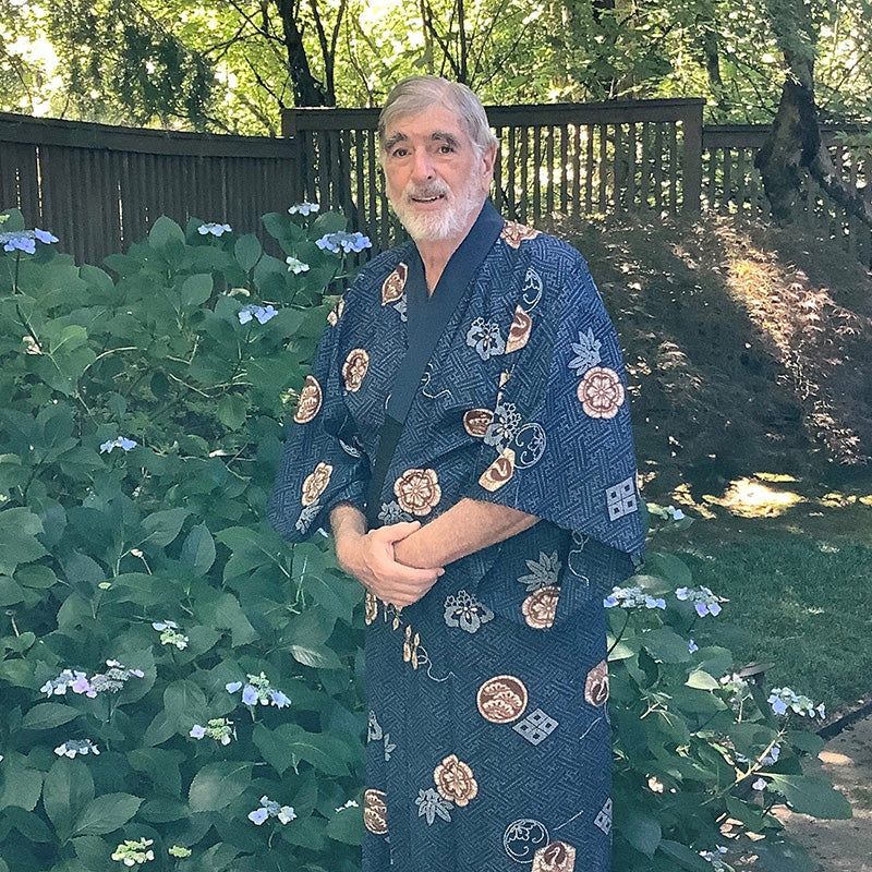 Fan Gallery. Refashioned sustainable silk kimono. Timeless eco-friendly fashion for the planet. Silk, Upcycled, Vintage, Green fashion, Sustainable, Timeless design, one of a kind, Japanese Kimono, Versatile, No Gender