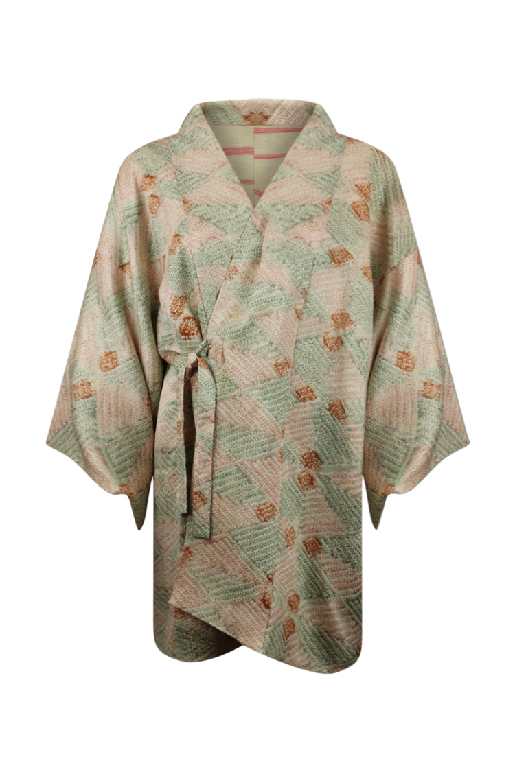 Front tied kimono jacket on small model