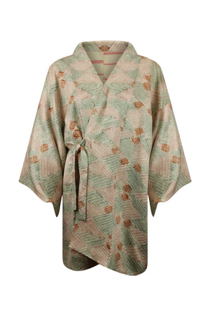 Front tied kimono jacket on small model