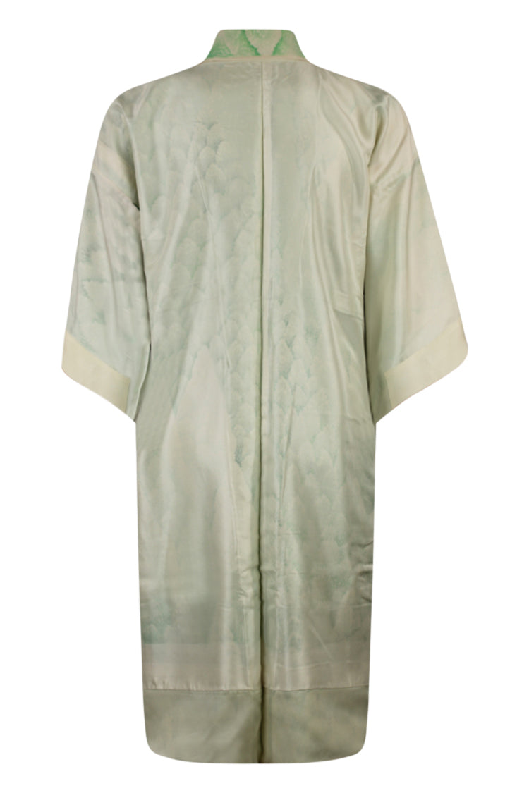 lining of vintage kimono in excellent condition