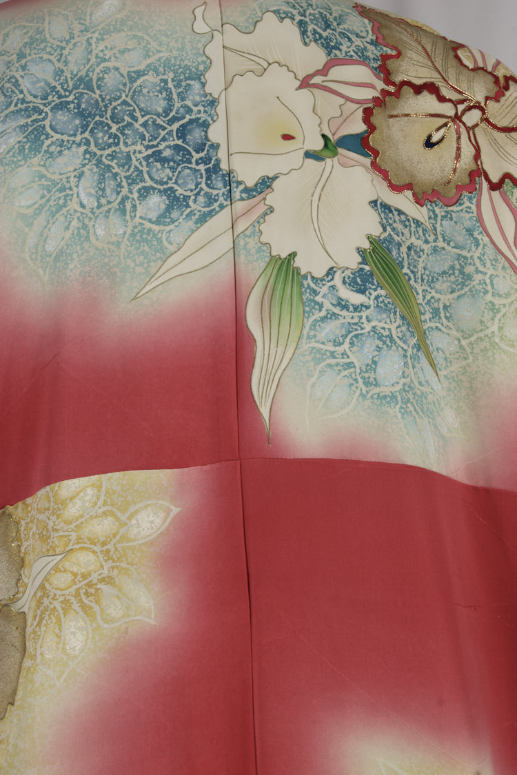 pink furisode with large gold rimmed iris - Kiku 