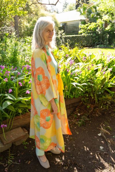 Colorful silk kimono with large shibori flowers - Kiku 