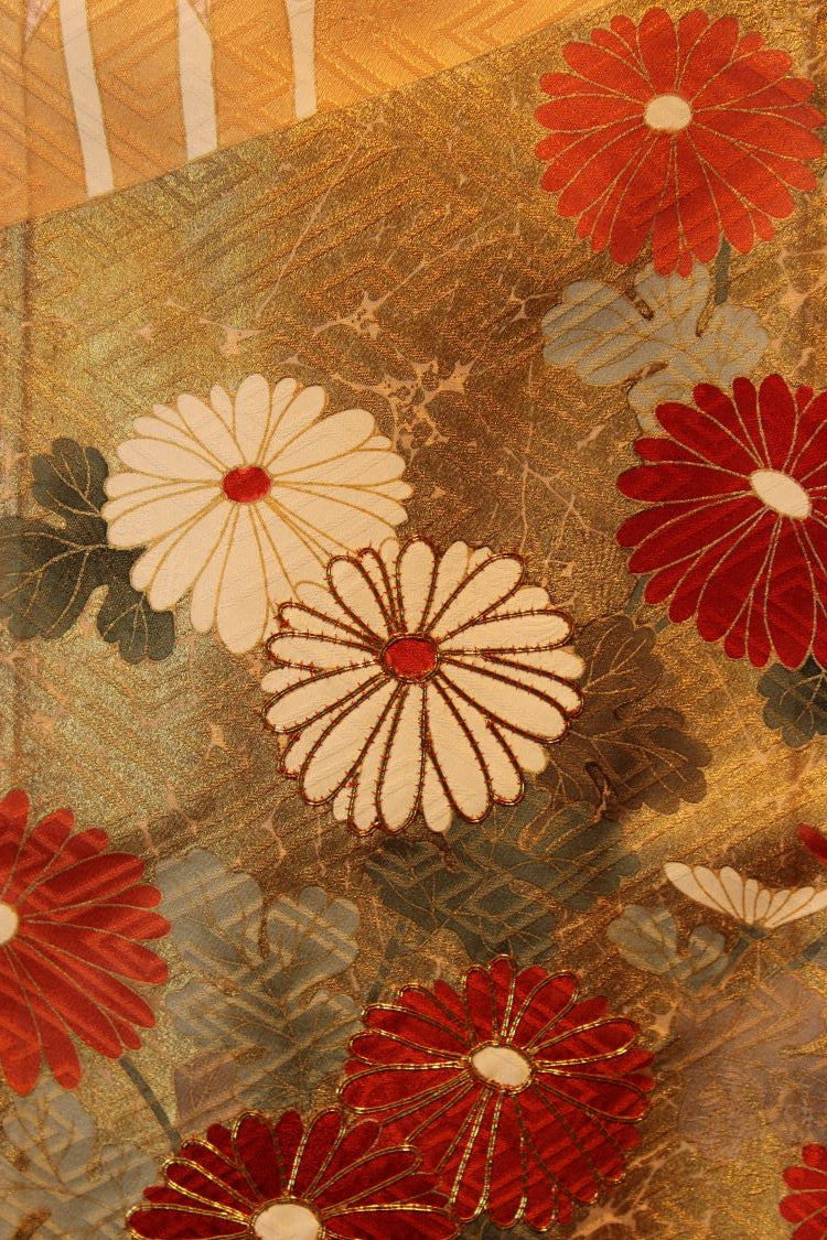 detail of gold leaf hand painting on unique kimono scarf